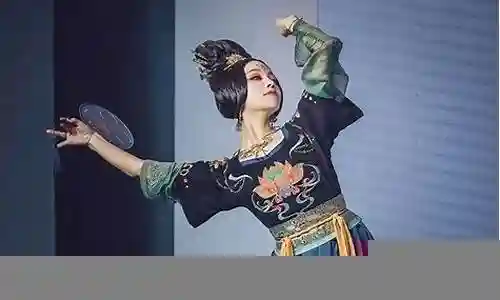 大家好，今天我想和大家讲解一下“汉服走秀阵容搭配图片”的工作原理。为了让大家更好地理解这个问题，我将相关资料进行了分类，现在就让我们一起来学习吧。