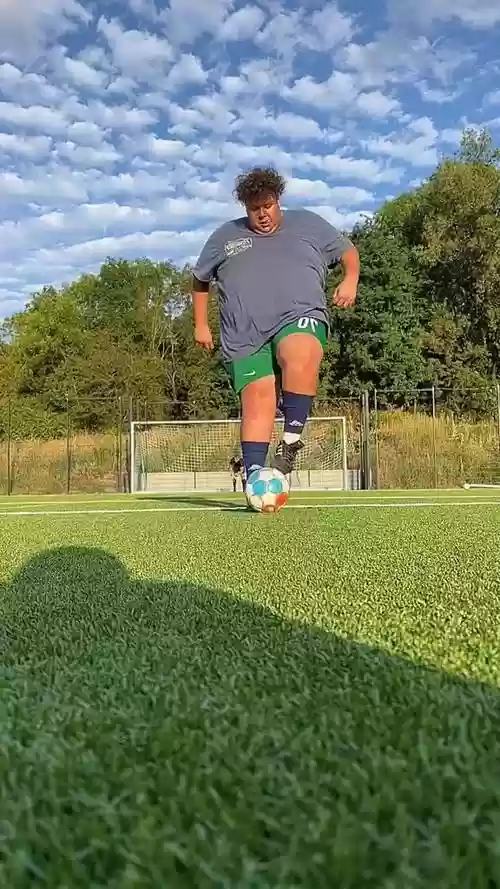 足球胖子球星阵容搭配,胖子足球鞋推荐插图 足球胖子球星阵容搭配,胖子足球鞋推荐插图